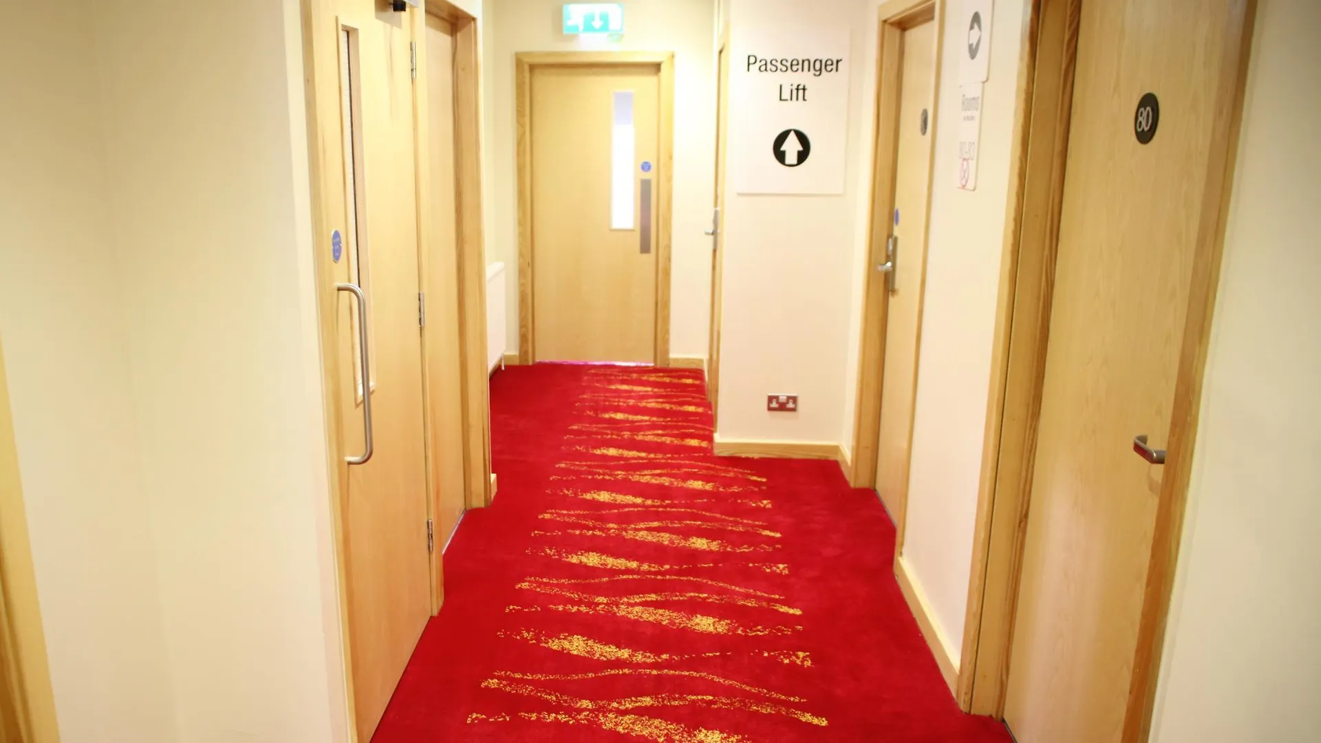 Cambridge Hotel Huddersfield